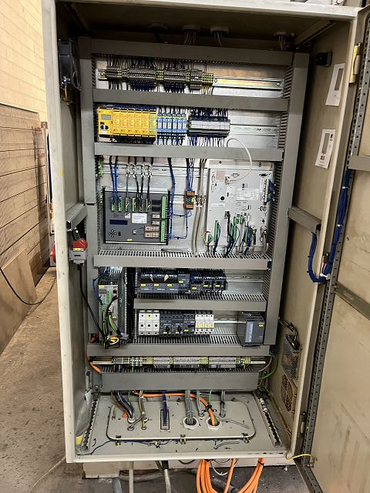 #ehp #serviceistmehralsreparieren #umbau #retrofit #nachrüstung #sicherheitstechnik #steueurng #gesenkbiegepresse #elgo #schaltschrank #technik #elektrik