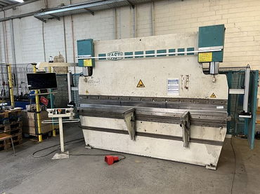 #ehp #serviceistmehralsreparieren #umbau #retrofit #nachrüstung #sicherheitstechnik #steueurng #gesenkbiegepresse #schaltschrank #technik #elektrik